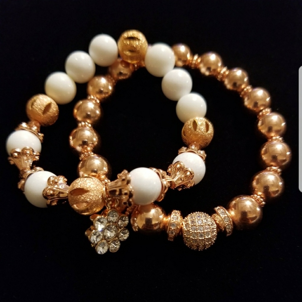 Rose gold and white stretch bracelet